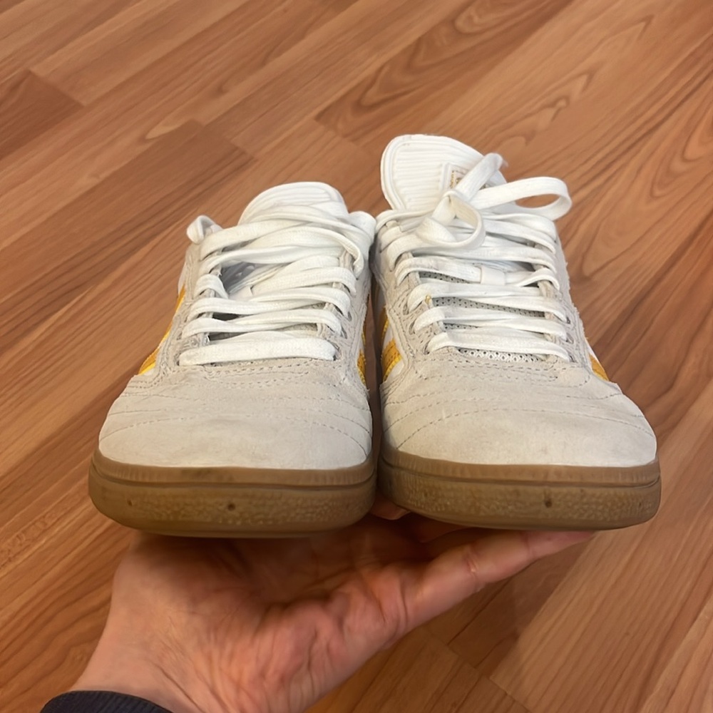 Like new adidas Originals Busenitz Shoes Crystal White Yellow Gum. Men’s size 8. - Picture 11 of 13